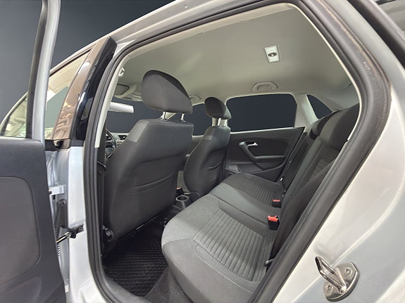 Volkswagen Polo 9 of 15