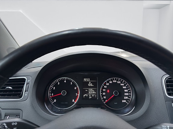 Volkswagen Polo 12 of 15