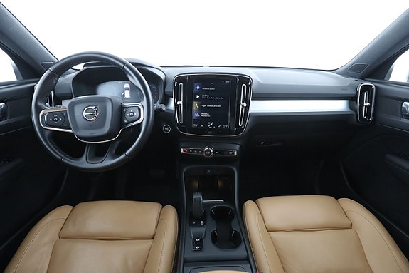 Volvo XC40 12 of 30