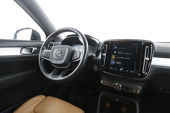 Volvo XC40 13 of 30