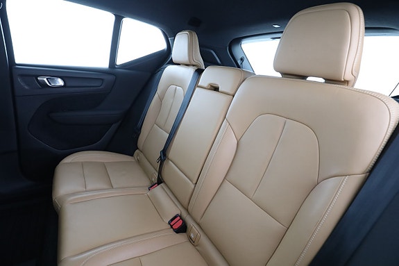 Volvo XC40 14 of 30