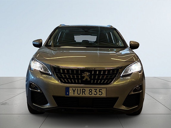Peugeot 3008 2 of 5
