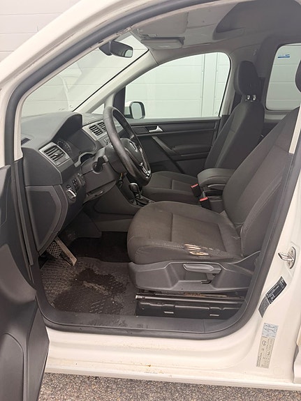 Volkswagen Caddy Maxi 25 of 30