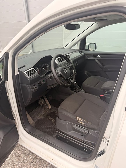 Volkswagen Caddy Maxi 26 of 30