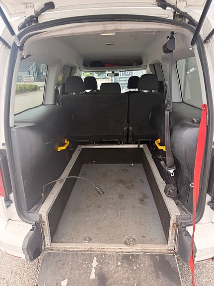 Volkswagen Caddy Maxi 12 of 30