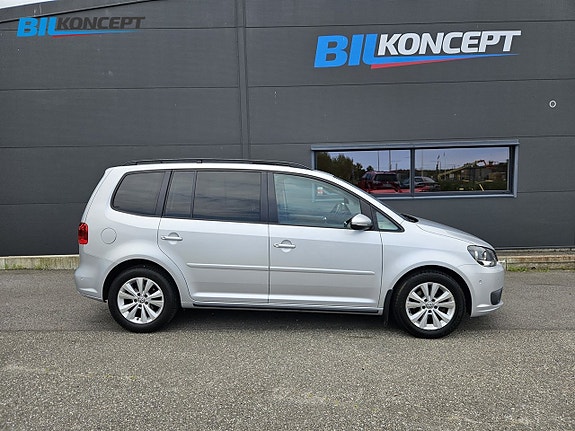 Volkswagen Touran 2 of 5