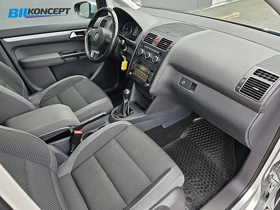 Volkswagen Touran 10 of 18