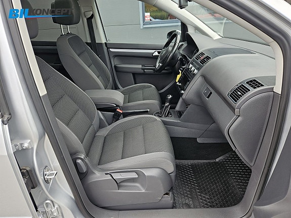 Volkswagen Touran 9 of 18