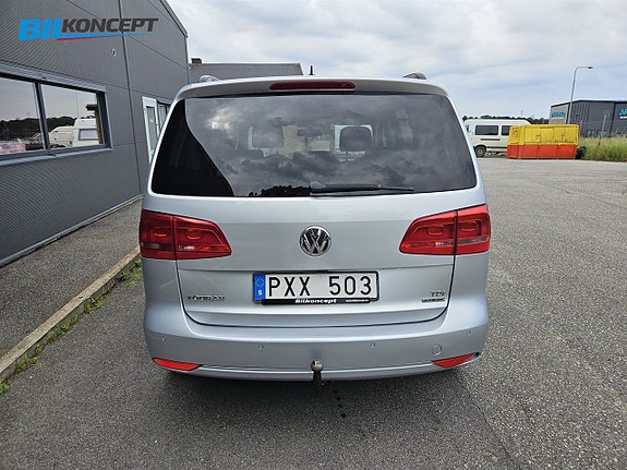 Volkswagen Touran 4 of 5