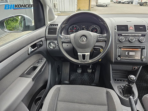 Volkswagen Touran 18 of 18