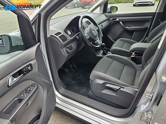 Volkswagen Touran 13 of 18