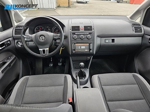 Volkswagen Touran 17 of 18