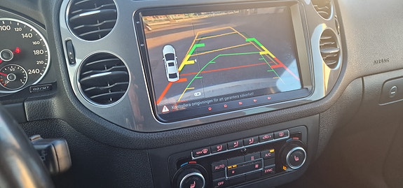 Volkswagen Tiguan 14 of 23