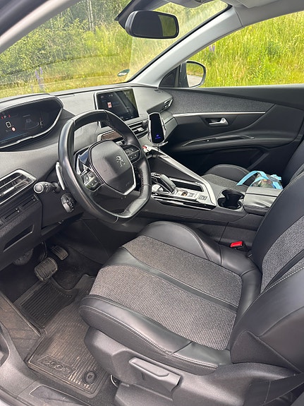 Peugeot 3008 4 of 5