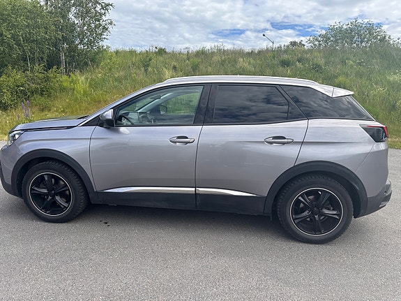 Peugeot 3008 2 of 5