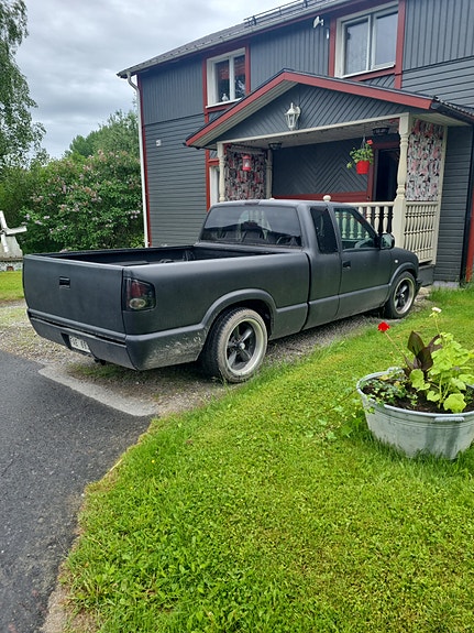 Chevrolet S-10 3 of 4