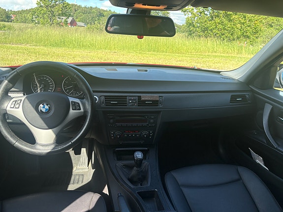 BMW 325i 4 of 5