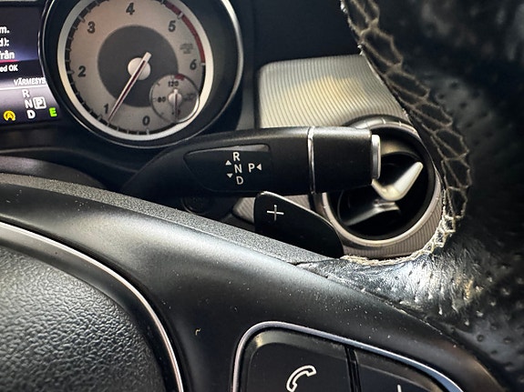 Mercedes-Benz CLA220 d 12 of 23