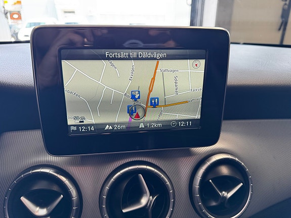 Mercedes-Benz CLA220 d 9 of 23