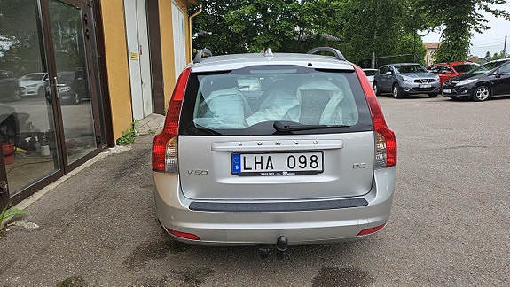 Volvo V50 4 of 5