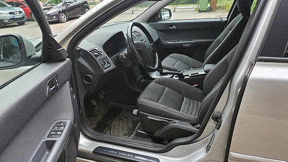 Volvo V50 6 of 12