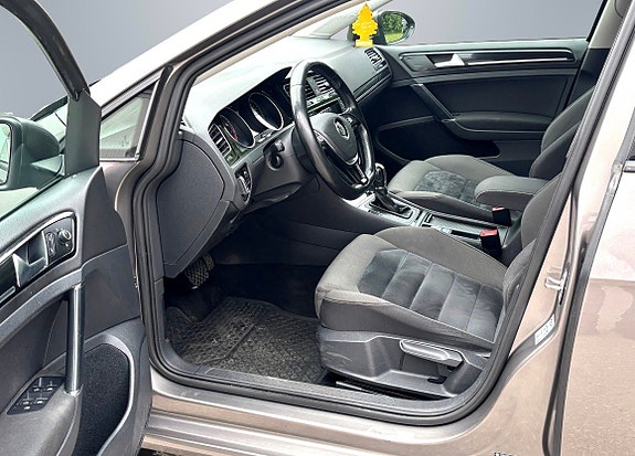 Volkswagen Golf VII 8 of 22