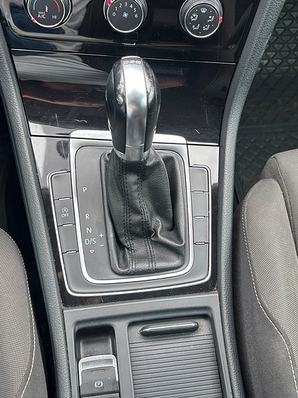 Volkswagen Golf VII 22 of 22