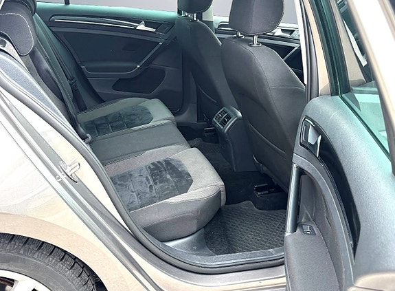 Volkswagen Golf VII 10 of 22
