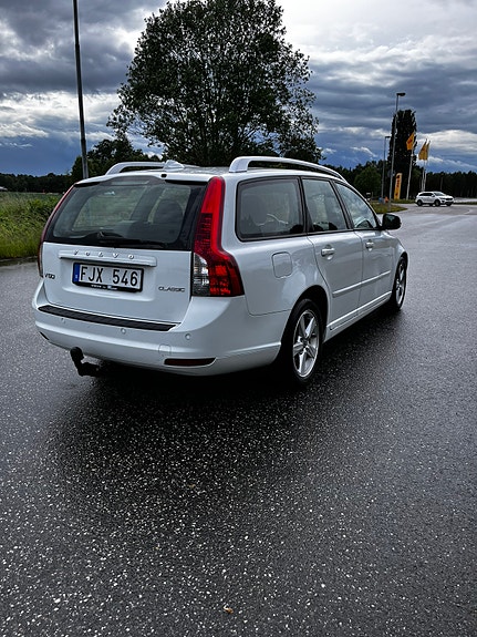 Volvo V50 3 of 9