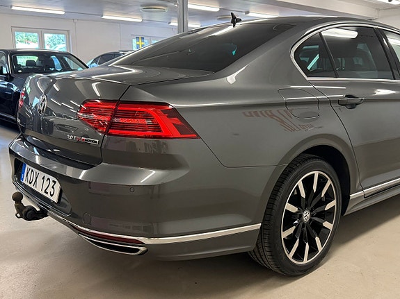 Volkswagen Passat 11 of 27