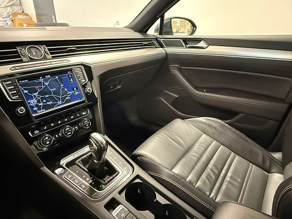 Volkswagen Passat 22 of 27