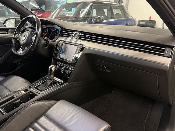 Volkswagen Passat 19 of 27