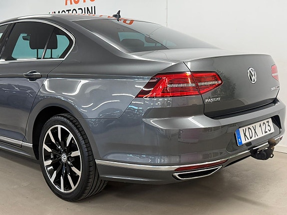 Volkswagen Passat 6 of 27