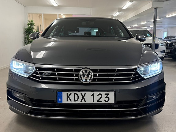 Volkswagen Passat 2 of 5