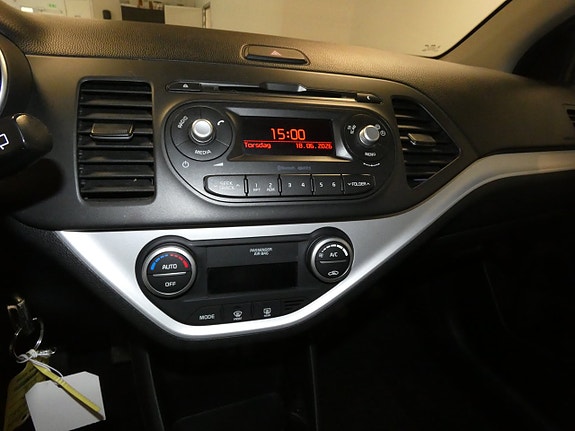 Kia Picanto 7 of 14