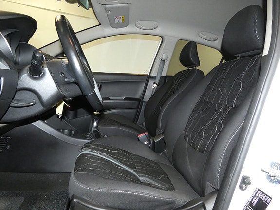 Kia Picanto 4 of 5