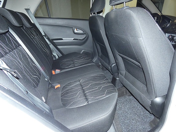 Kia Picanto 8 of 14