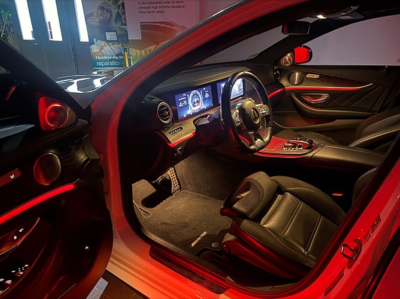 Mercedes-Benz E63 17 of 30
