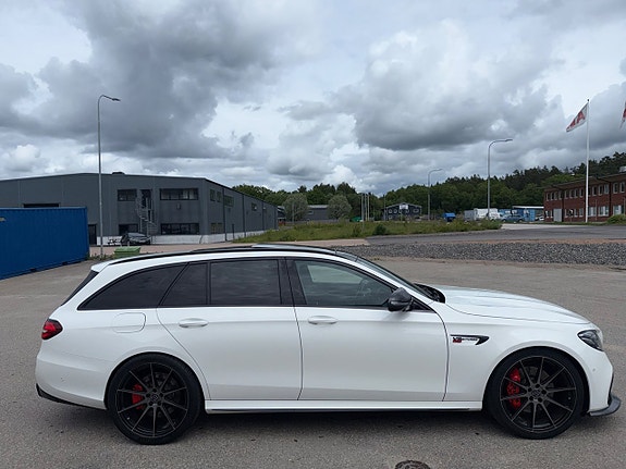 Mercedes-Benz E63 24 of 30