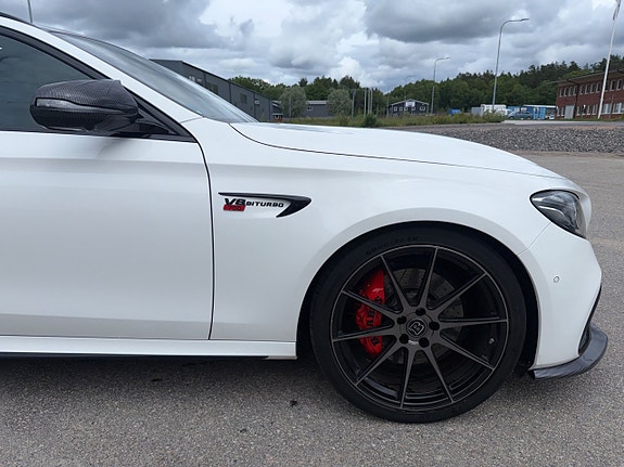Mercedes-Benz E63 25 of 30