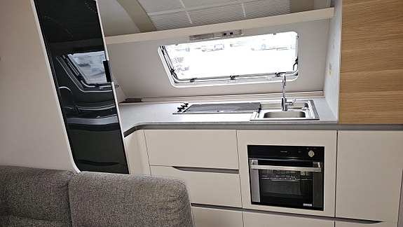 Adria ADORA 613 HT Långbädd 8 of 14