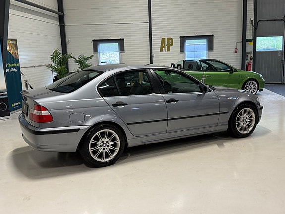 BMW 318 4 of 5