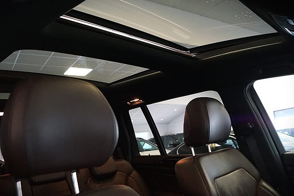 Mercedes-Benz GL350 19 of 22