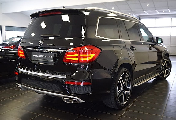 Mercedes-Benz GL350 2 of 22