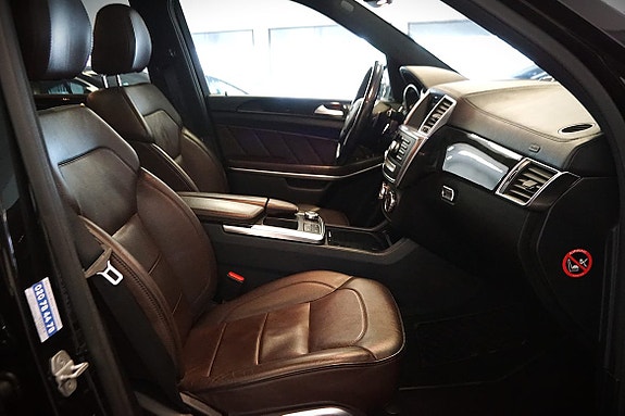 Mercedes-Benz GL350 18 of 22