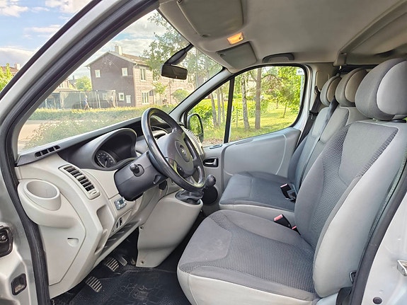 Opel Vivaro 5 of 5