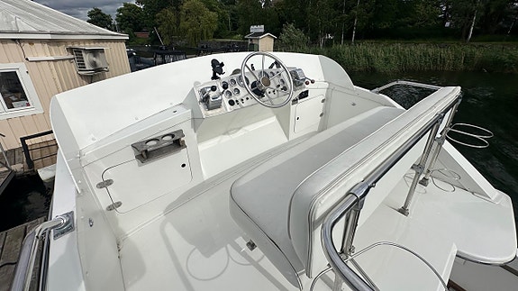 Bertram 28 Flybridge -1973 8 of 13