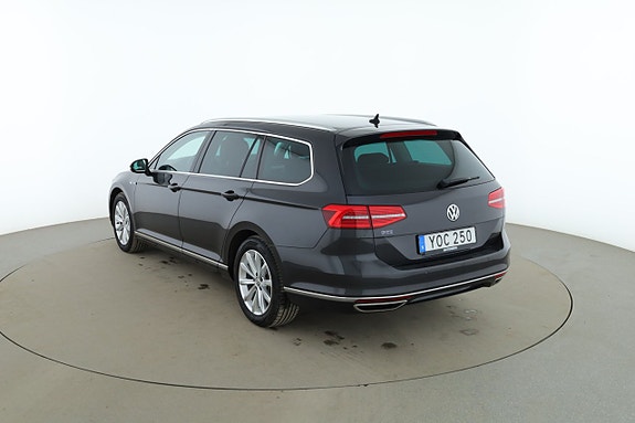 Volkswagen Passat 3 of 5