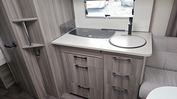 Kabe ESTATE 560 GLE KS Långbäddar /Nästan ny 10 of 26