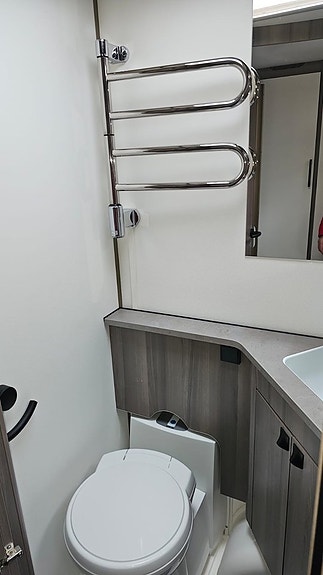 Kabe ESTATE 560 GLE KS Långbäddar /Nästan ny 12 of 26